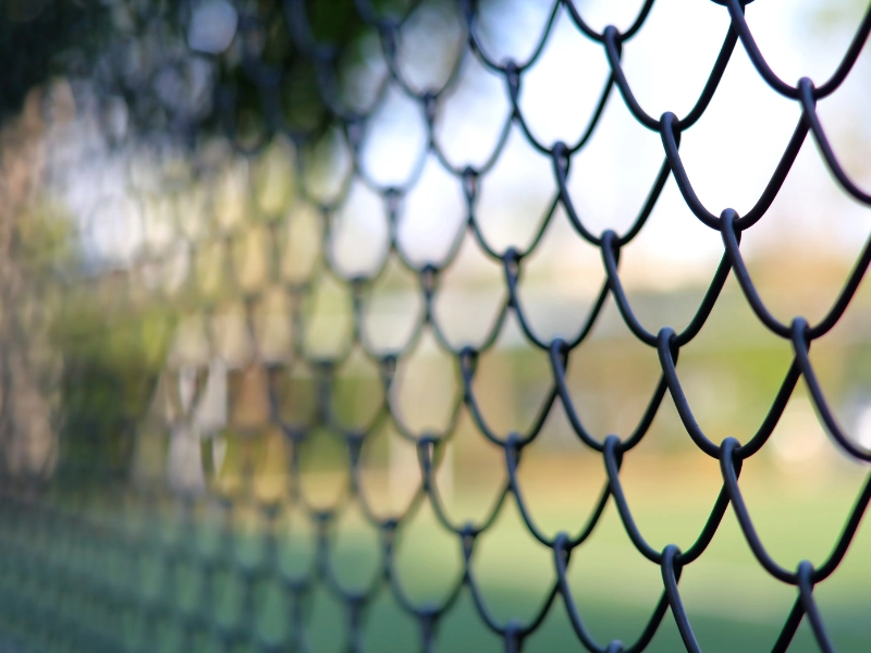 Jakie rodzaje drutu stosuje się do produkcji siatek ogrodze